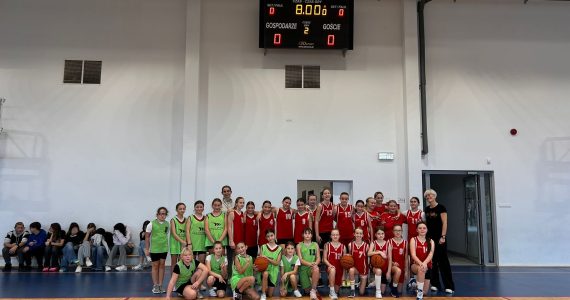 Mecz koszykówki dziewcząt w ramach programu PCK MUKS Poznań