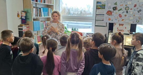 1b pasowana na czytelników!