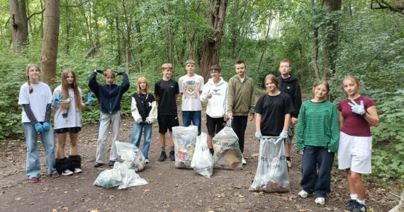 Klasa 7 w akcji „Sprzątania Świata”